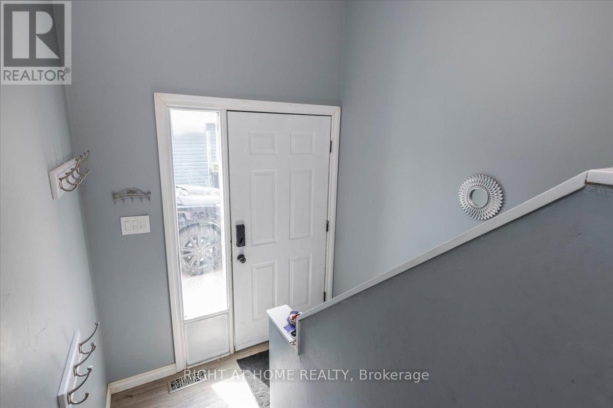 70 METRO ROAD SOUTH Image 3