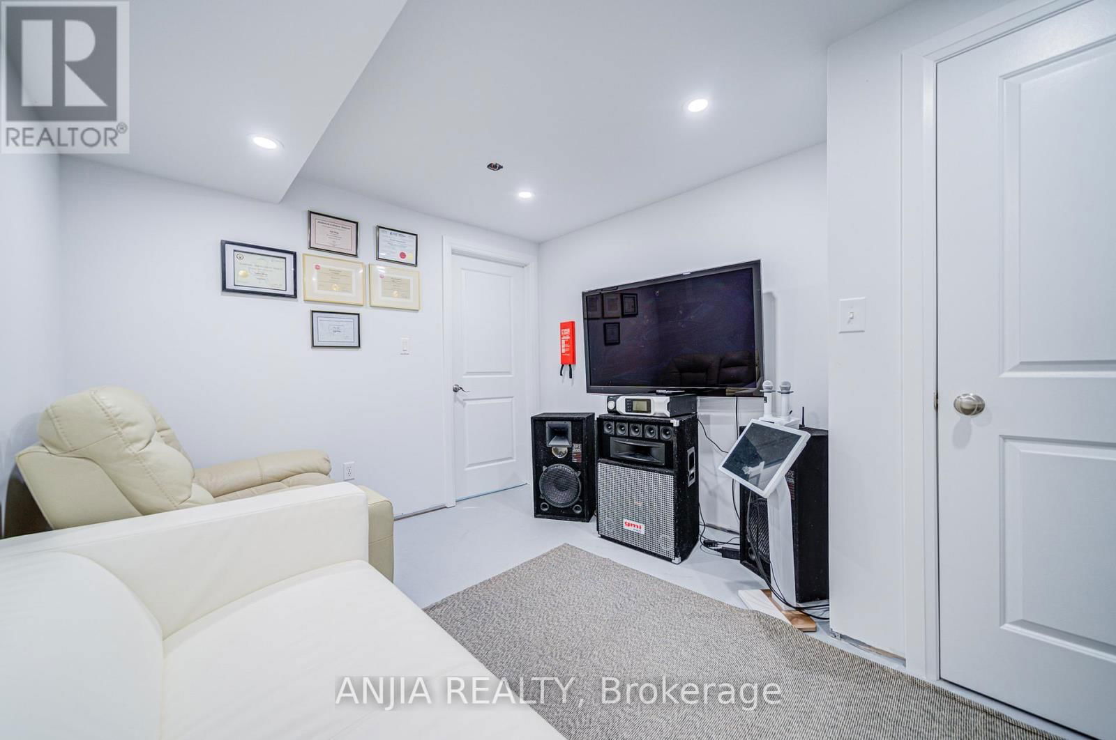 3 CARNEROS WAY Image 14