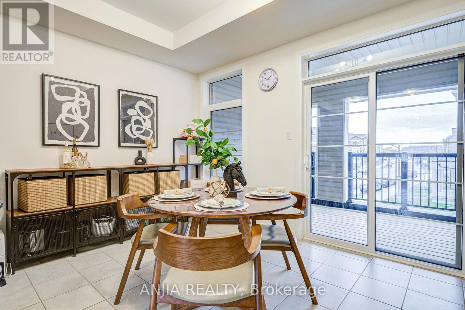 3 CARNEROS WAY Image 25