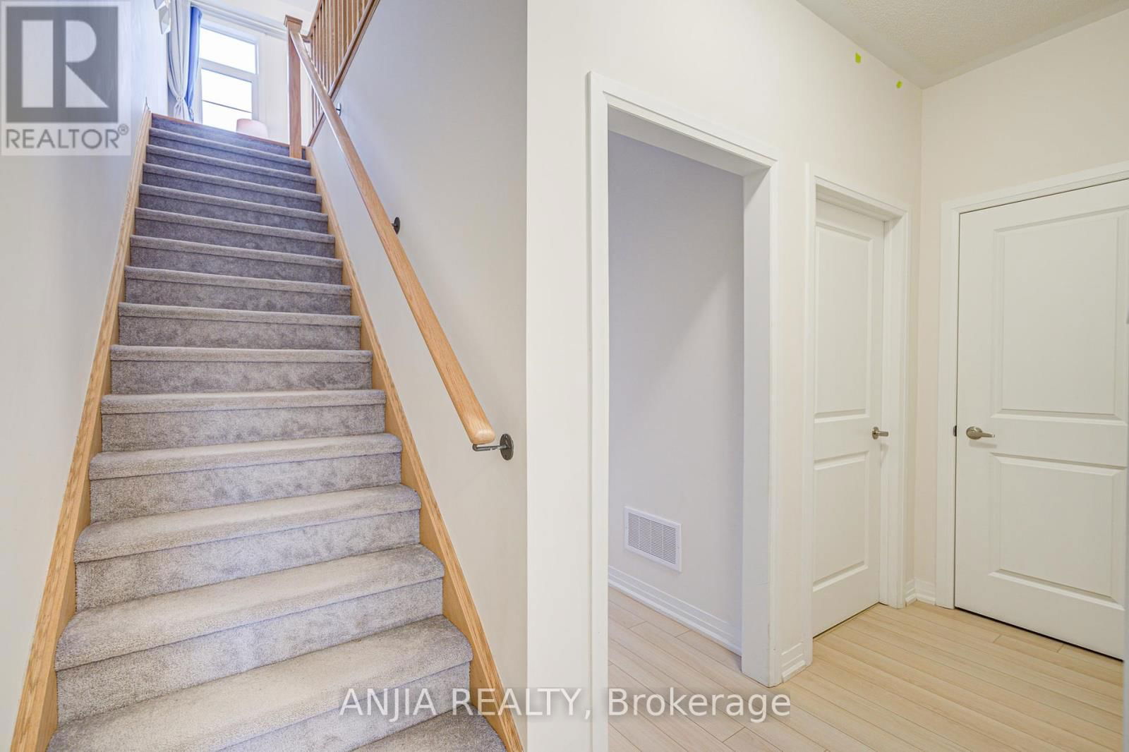 3 CARNEROS WAY Image 3