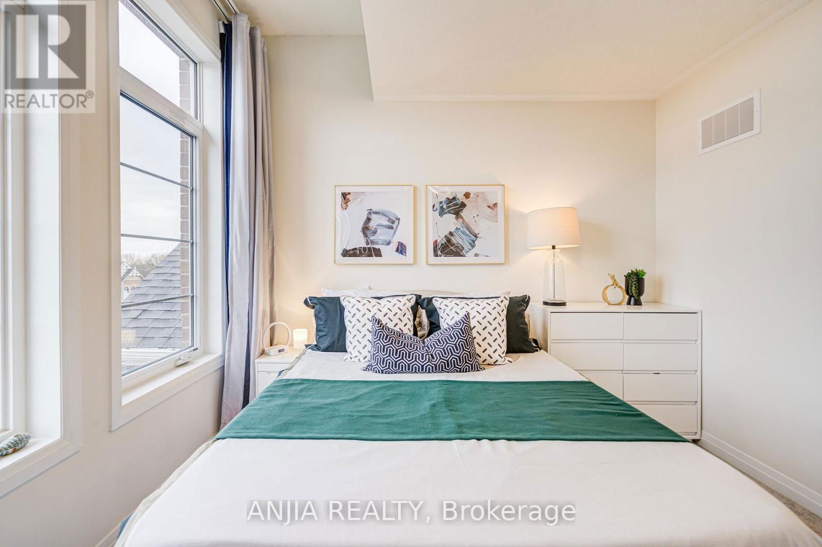 3 CARNEROS WAY Image 36