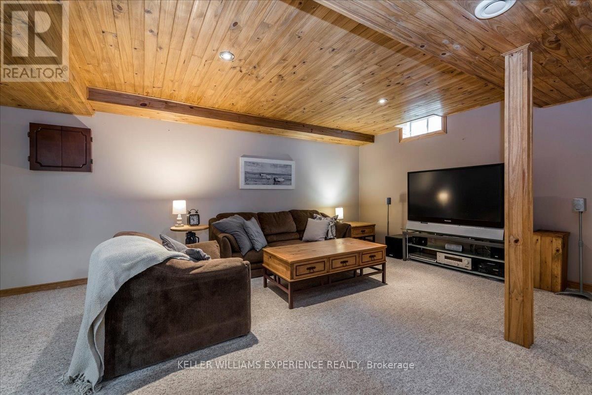 472 HAINES STREET Image 22