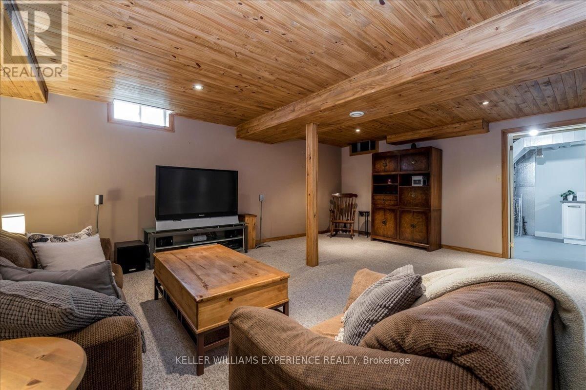 472 HAINES STREET Image 23