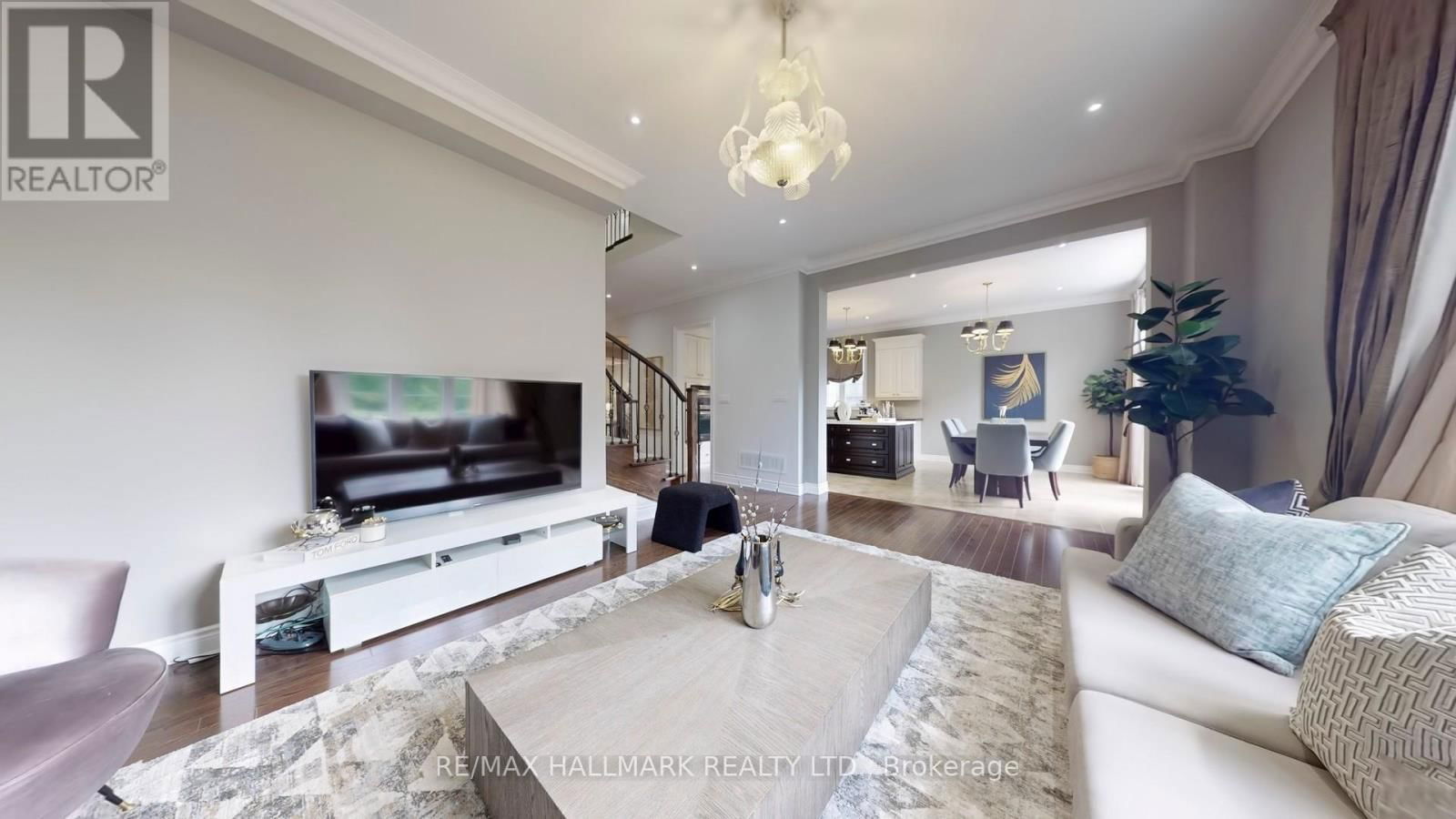 126 SIR STEVENS DRIVE Image 13