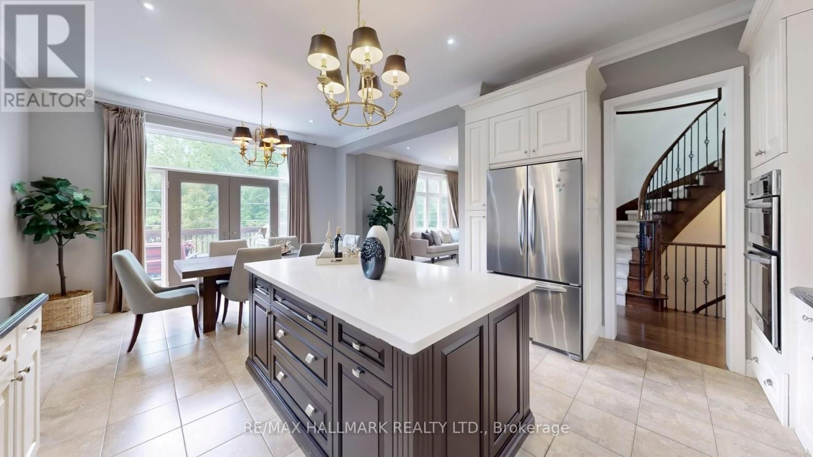 126 SIR STEVENS DRIVE Image 18