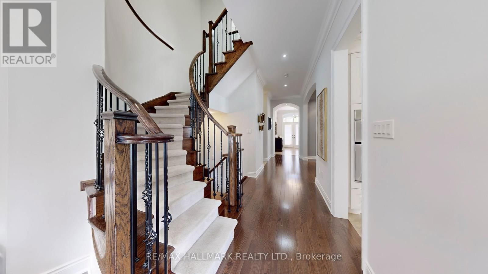 126 SIR STEVENS DRIVE Image 23