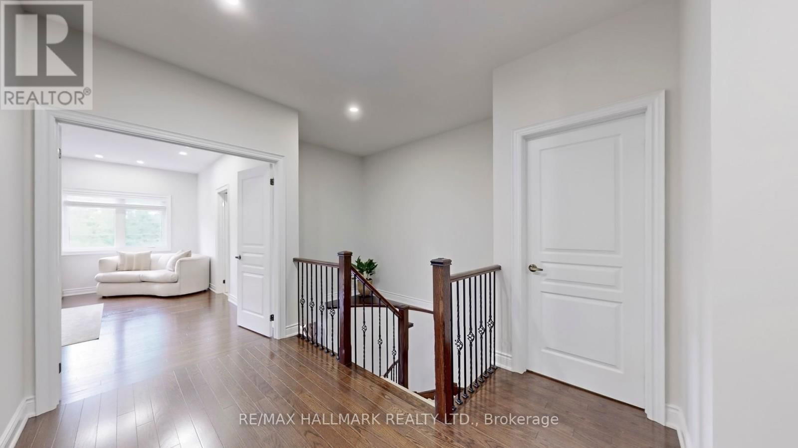 126 SIR STEVENS DRIVE Image 24