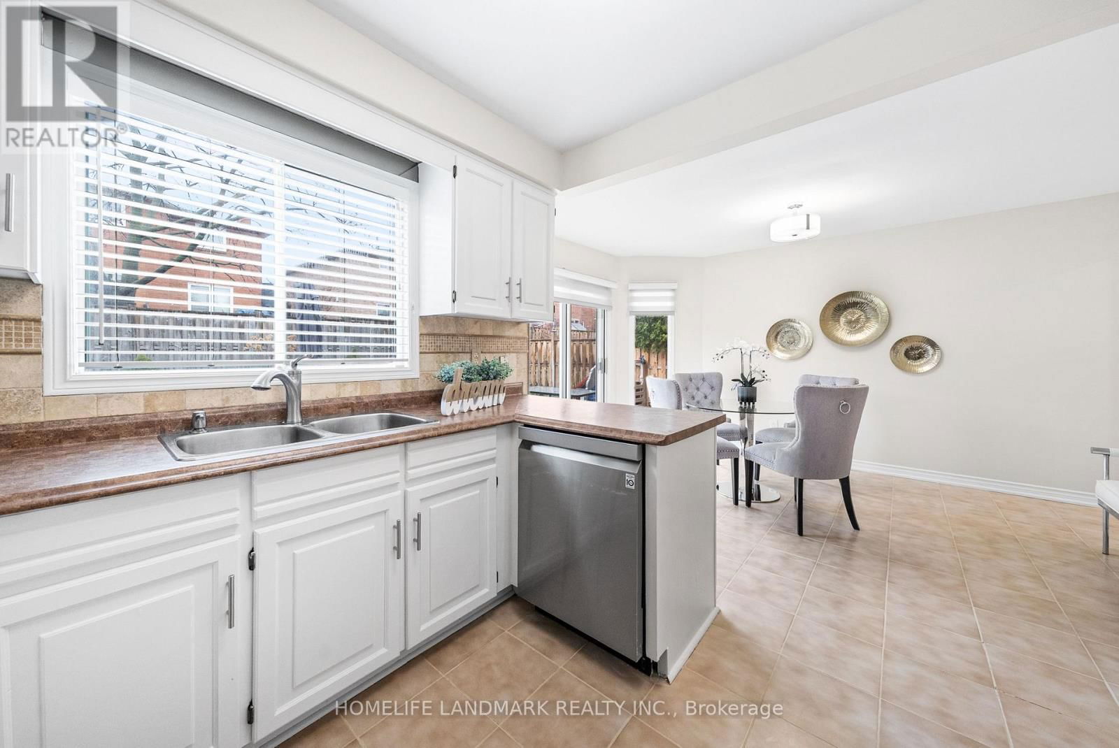 165 VALLEYWAY CRESCENT Image 12