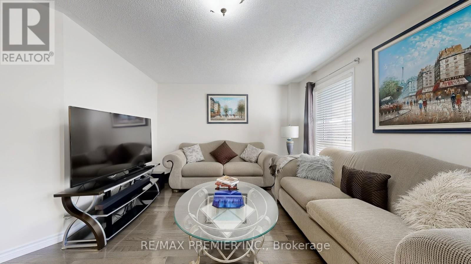 215 DRUMMOND DRIVE Image 11
