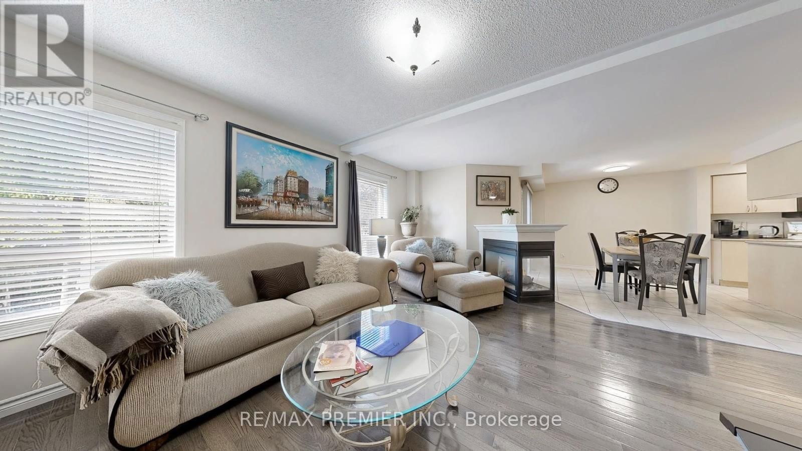 215 DRUMMOND DRIVE Image 12