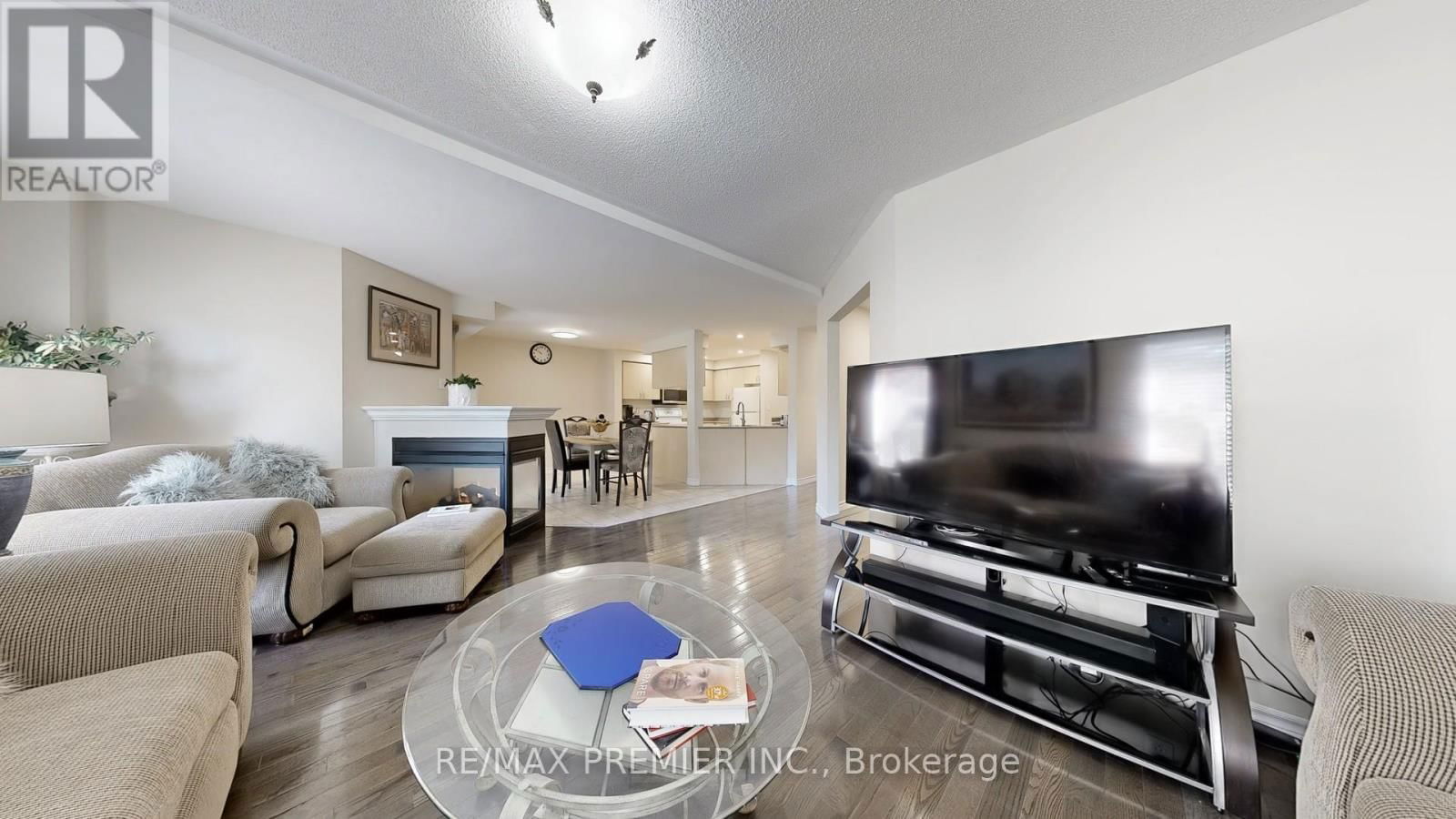 215 DRUMMOND DRIVE Image 13