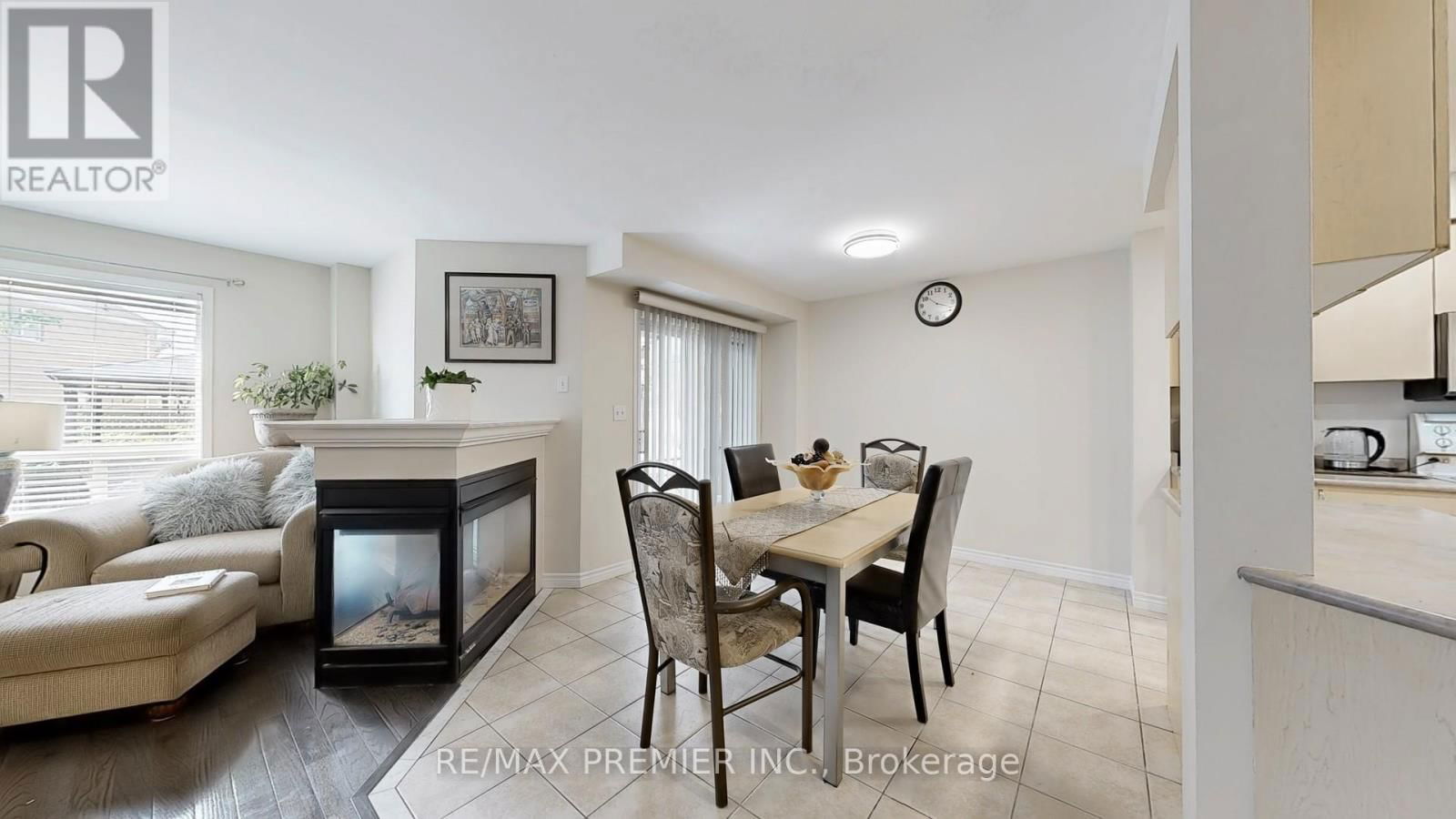 215 DRUMMOND DRIVE Image 21