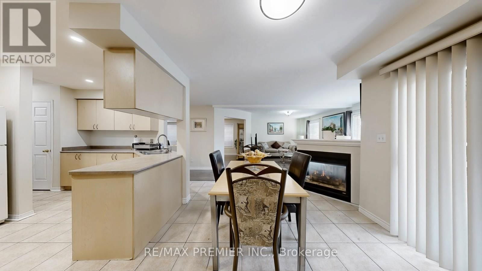 215 DRUMMOND DRIVE Image 22