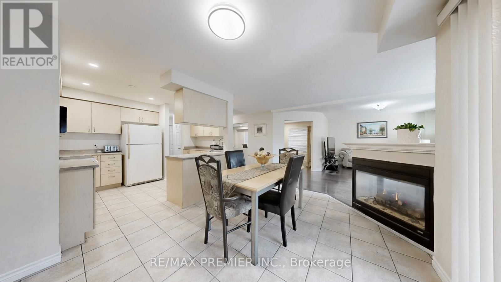 215 DRUMMOND DRIVE Image 23