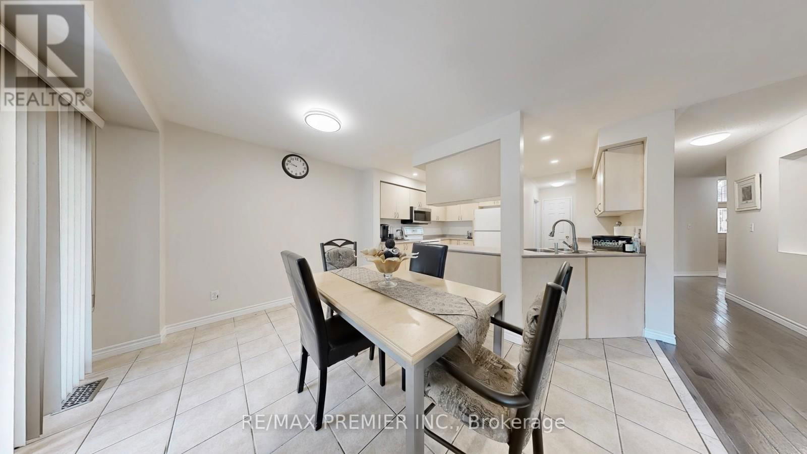 215 DRUMMOND DRIVE Image 24