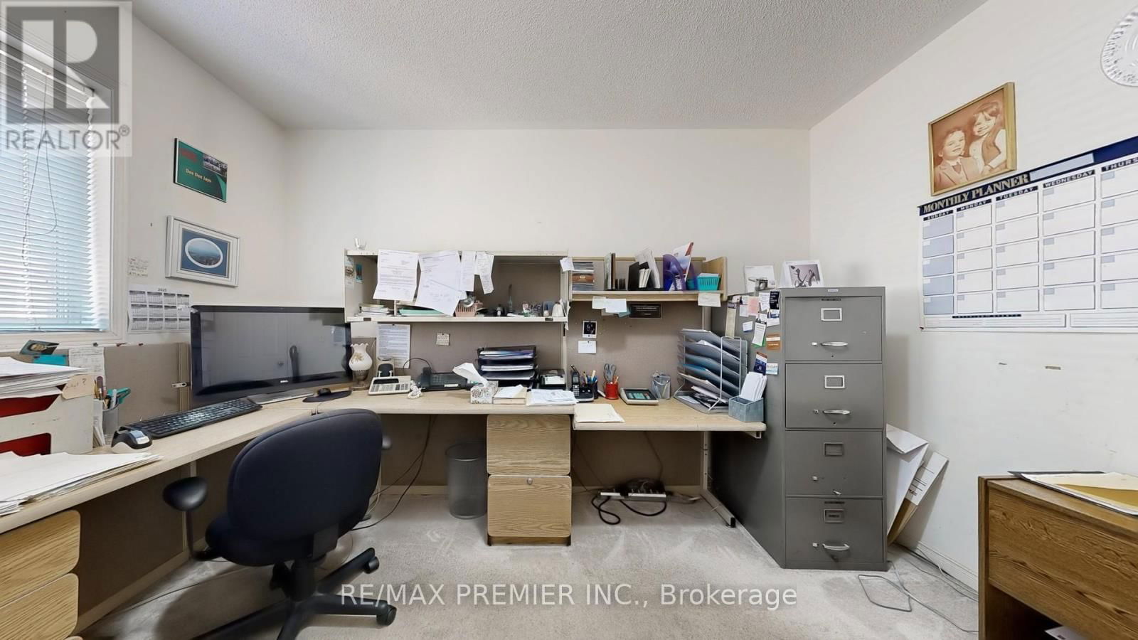 215 DRUMMOND DRIVE Image 39