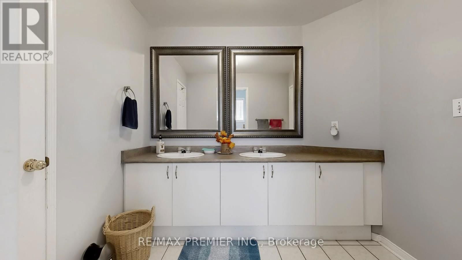 215 DRUMMOND DRIVE Image 40