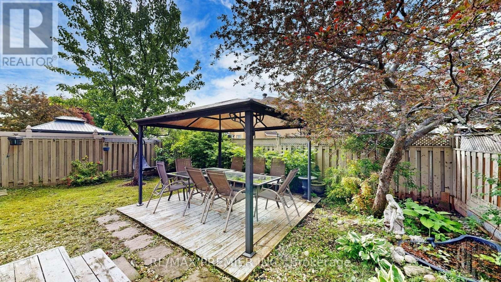 215 DRUMMOND DRIVE Image 46