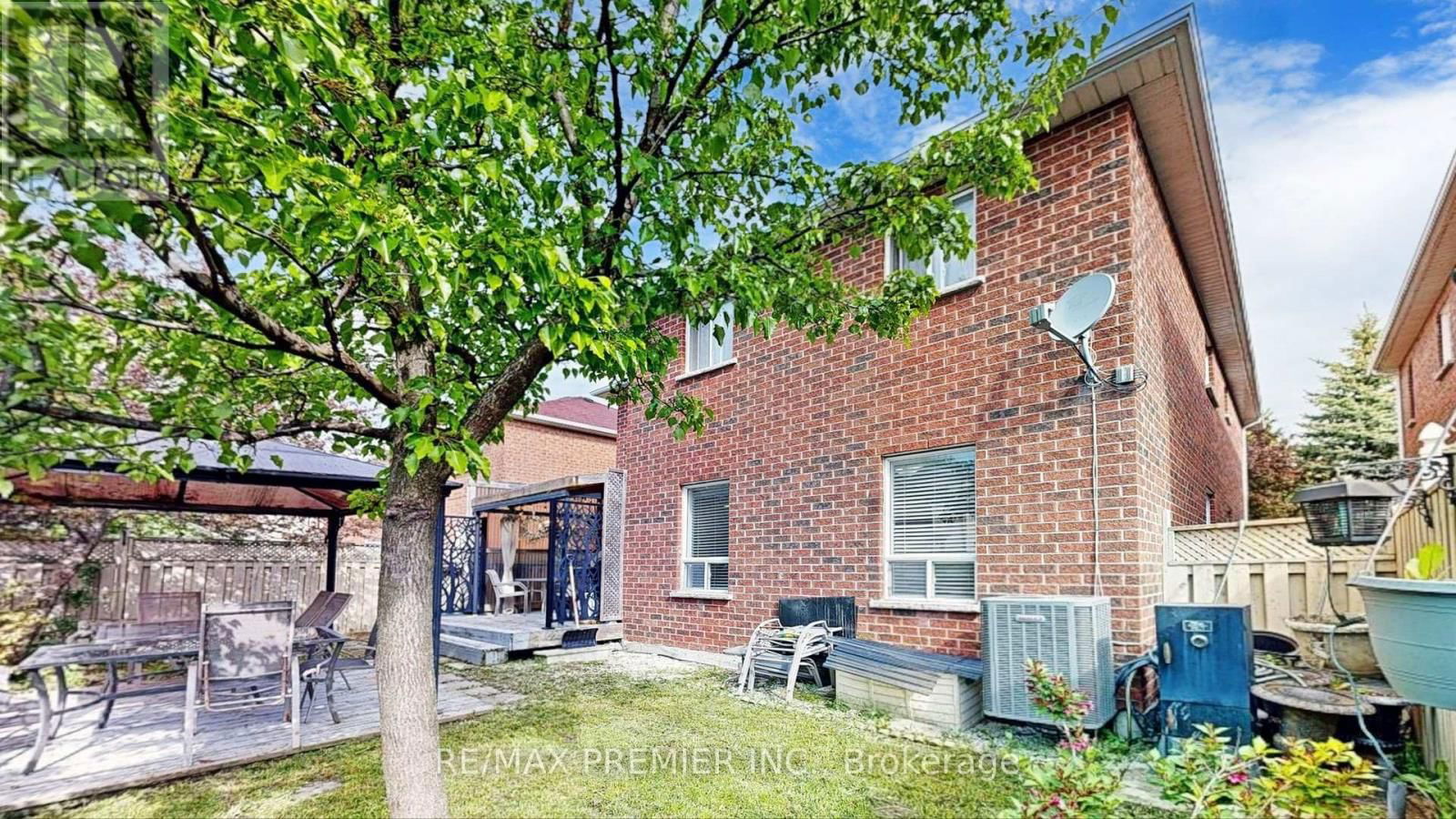 215 DRUMMOND DRIVE Image 47
