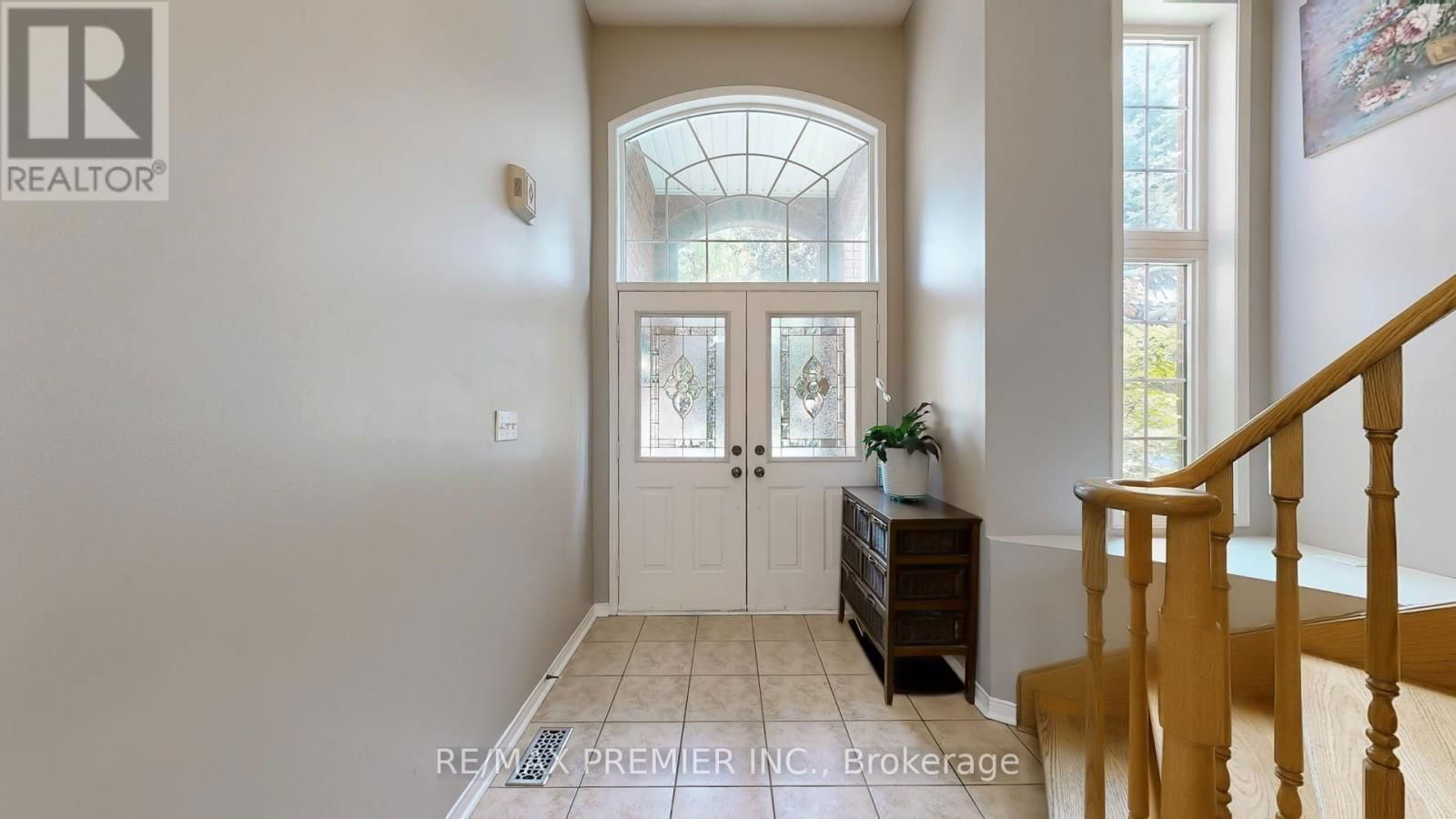 215 DRUMMOND DRIVE Image 5