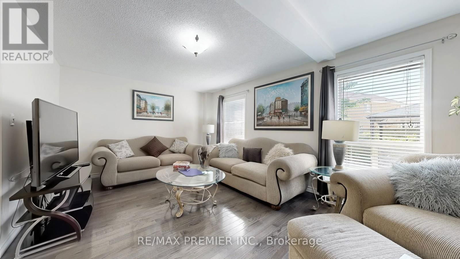 215 DRUMMOND DRIVE Image 9