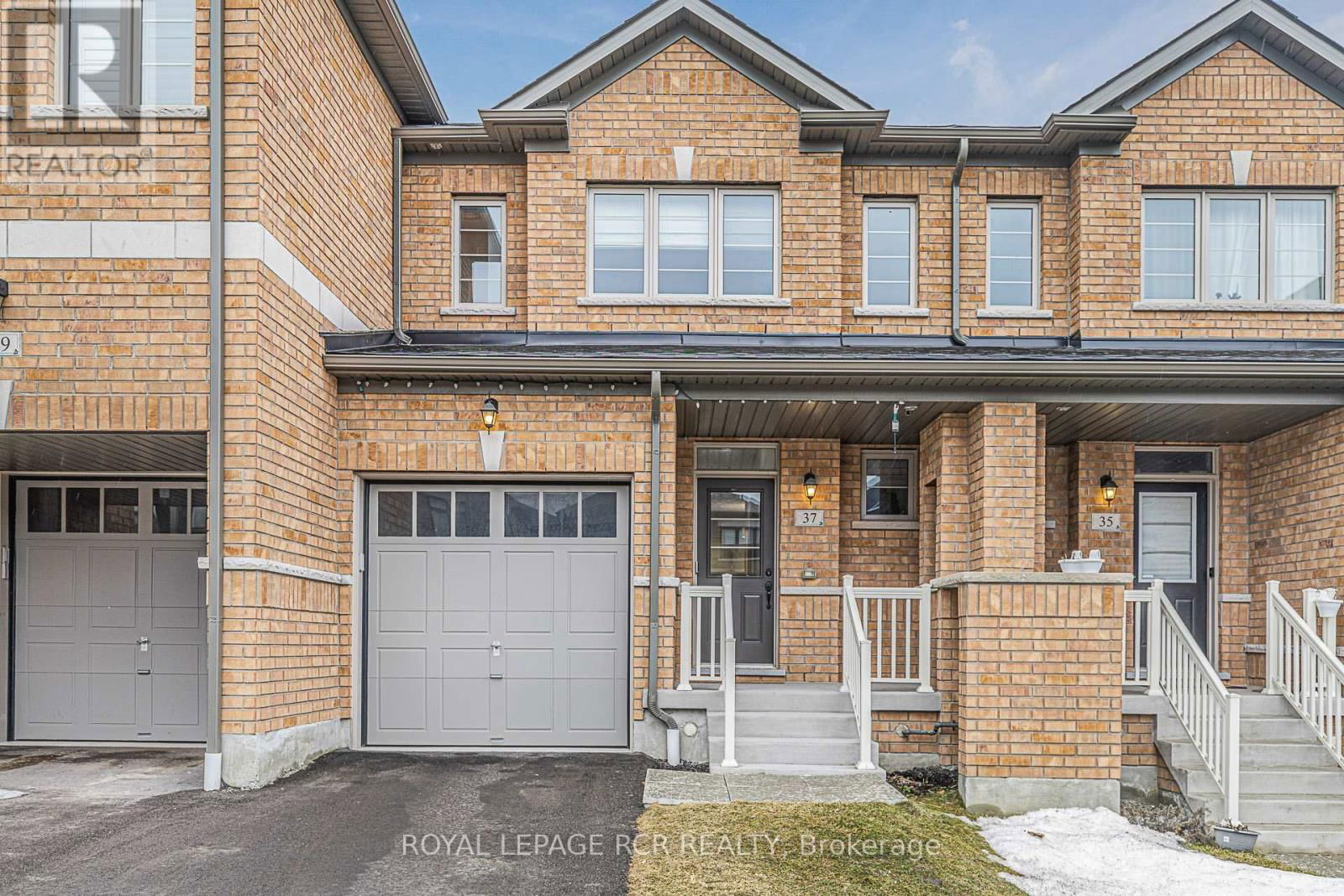 37 MARKVIEW ROAD Image 1