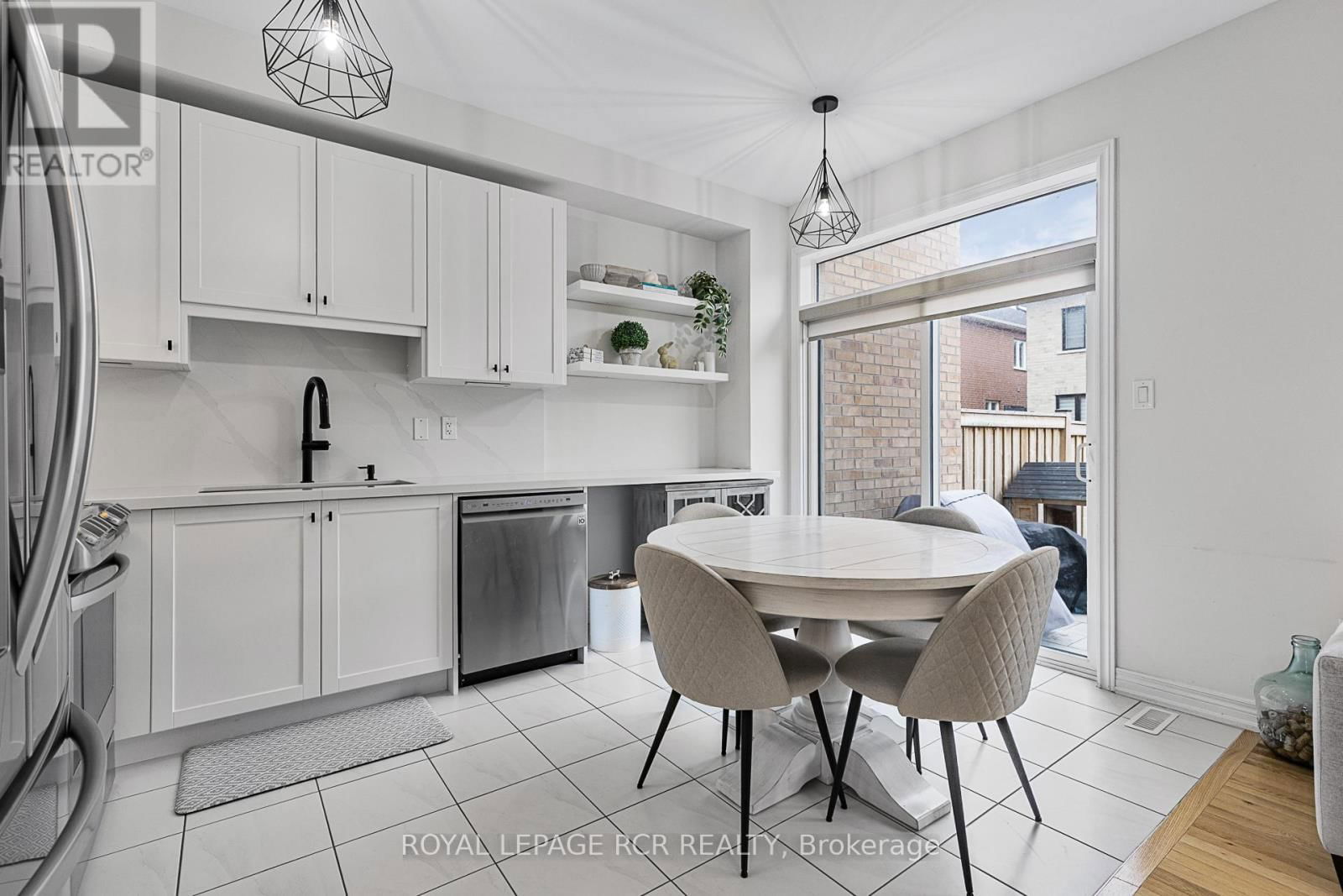 37 MARKVIEW ROAD Image 6