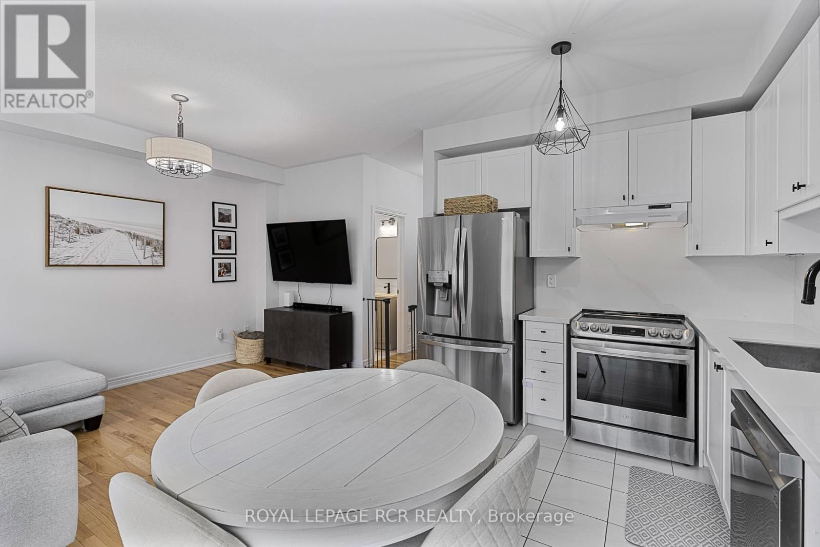 37 MARKVIEW ROAD Image 8