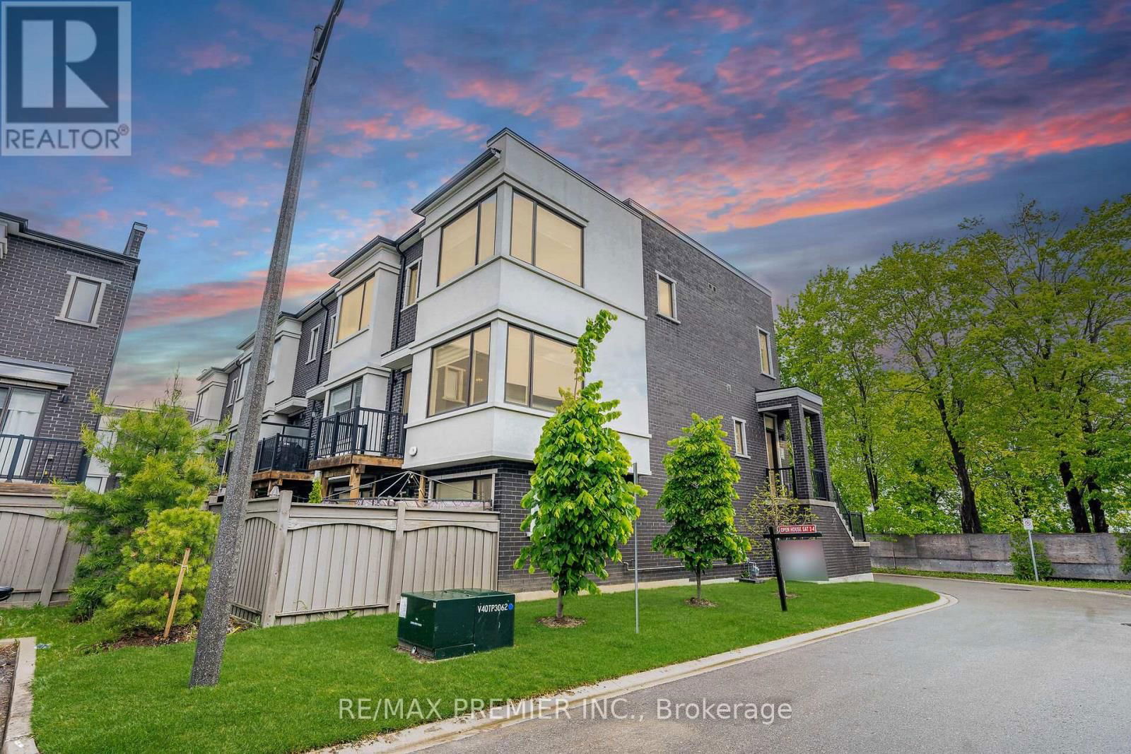 77 SYDNEY CIRCLE Image 1