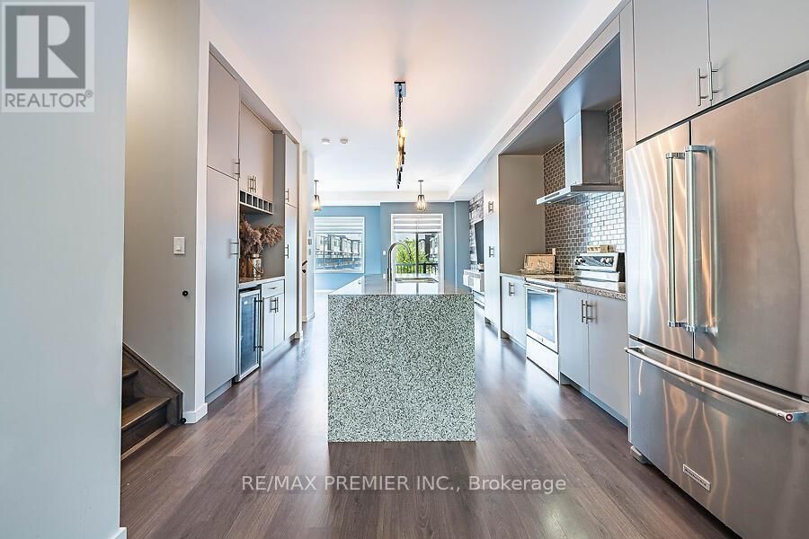 77 SYDNEY CIRCLE Image 10