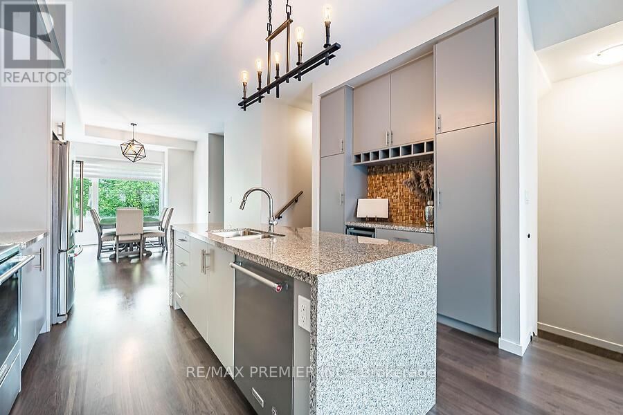 77 SYDNEY CIRCLE Image 13