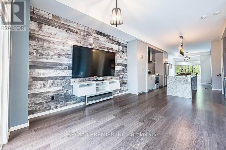 77 SYDNEY CIRCLE Image 22