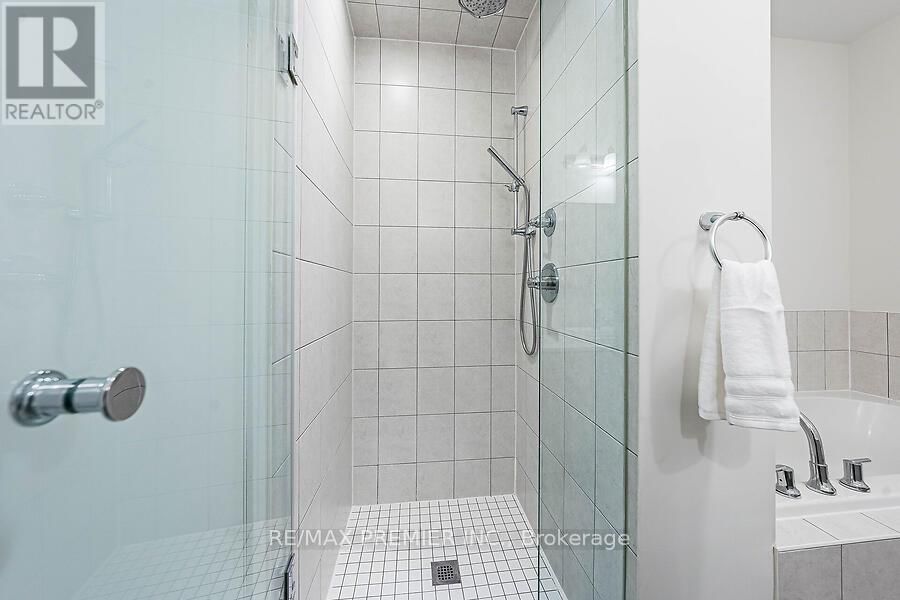 77 SYDNEY CIRCLE Image 33