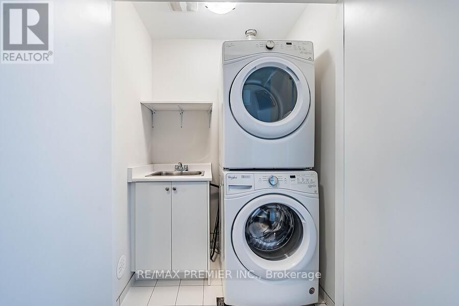 77 SYDNEY CIRCLE Image 38
