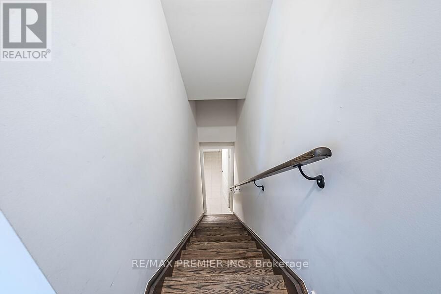 77 SYDNEY CIRCLE Image 41
