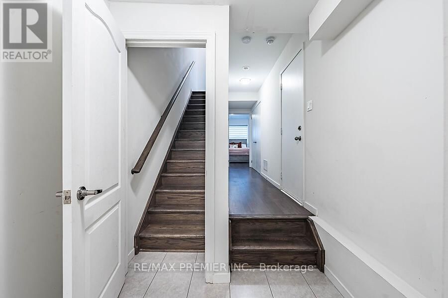 77 SYDNEY CIRCLE Image 42
