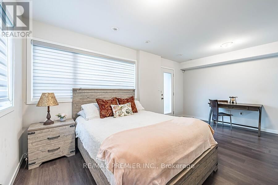 77 SYDNEY CIRCLE Image 43