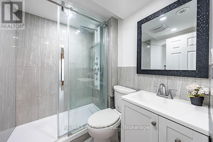 77 SYDNEY CIRCLE Image 45