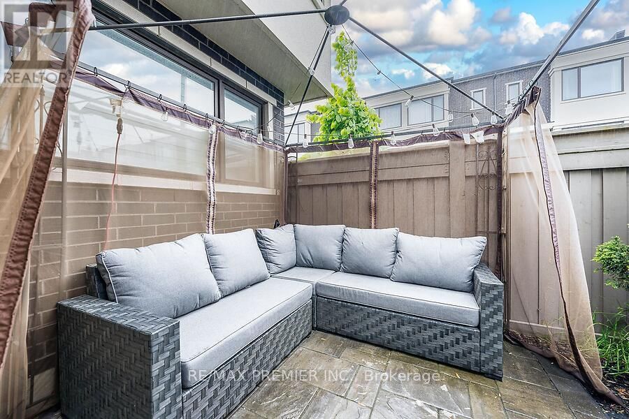 77 SYDNEY CIRCLE Image 49