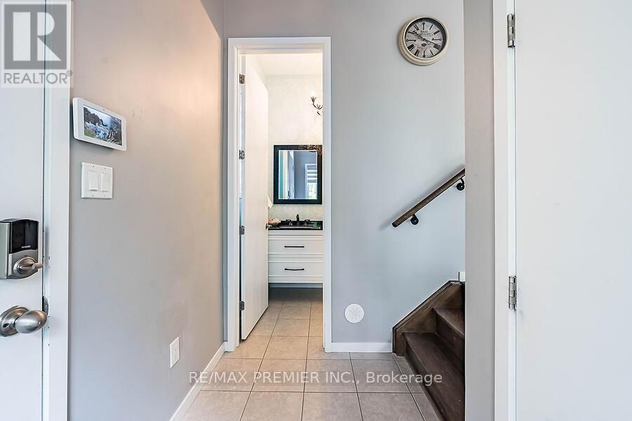 77 SYDNEY CIRCLE Image 5