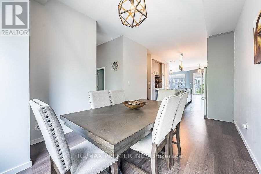 77 SYDNEY CIRCLE Image 9