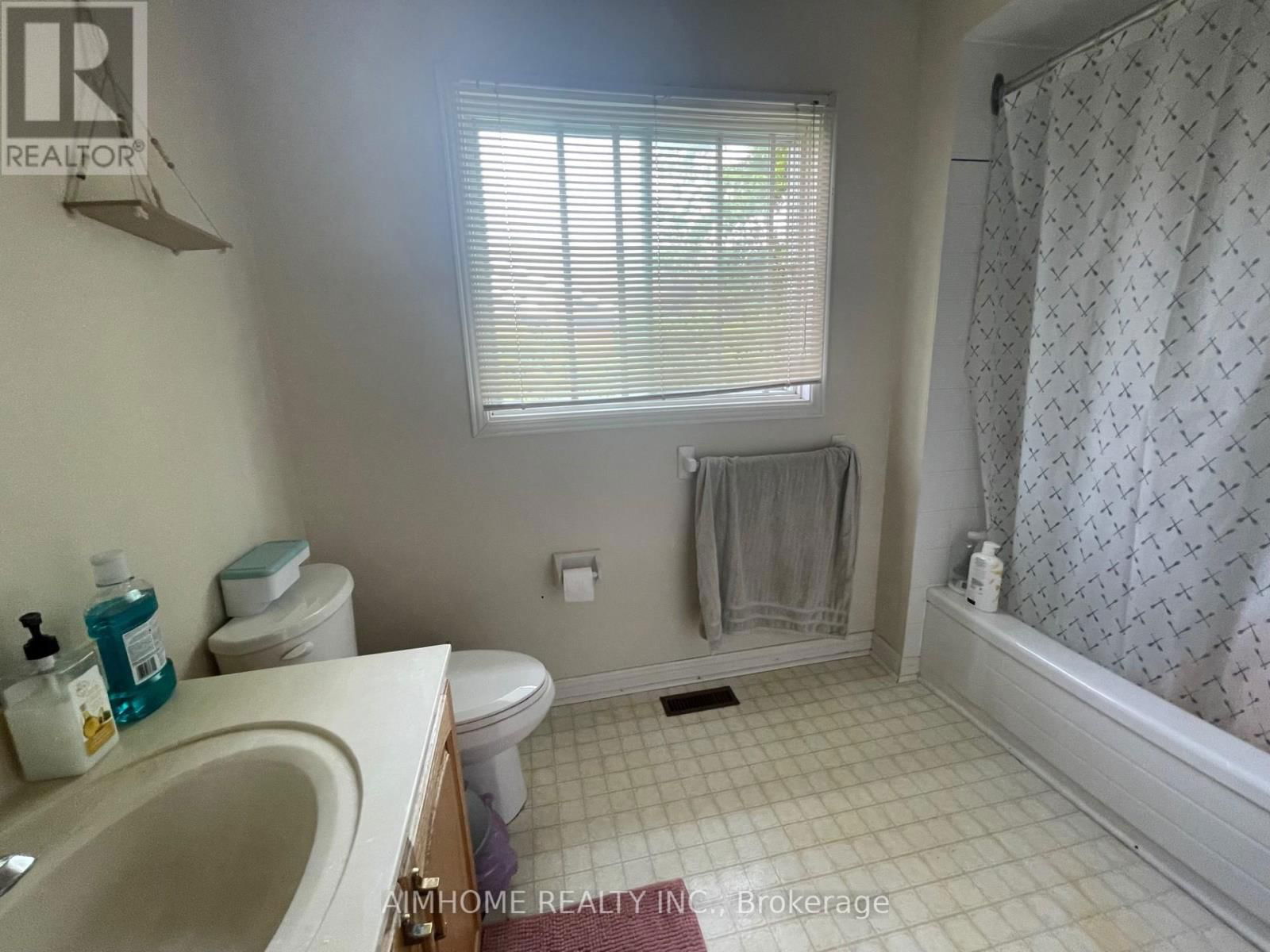 61 SPRINGFIELD WAY Image 13