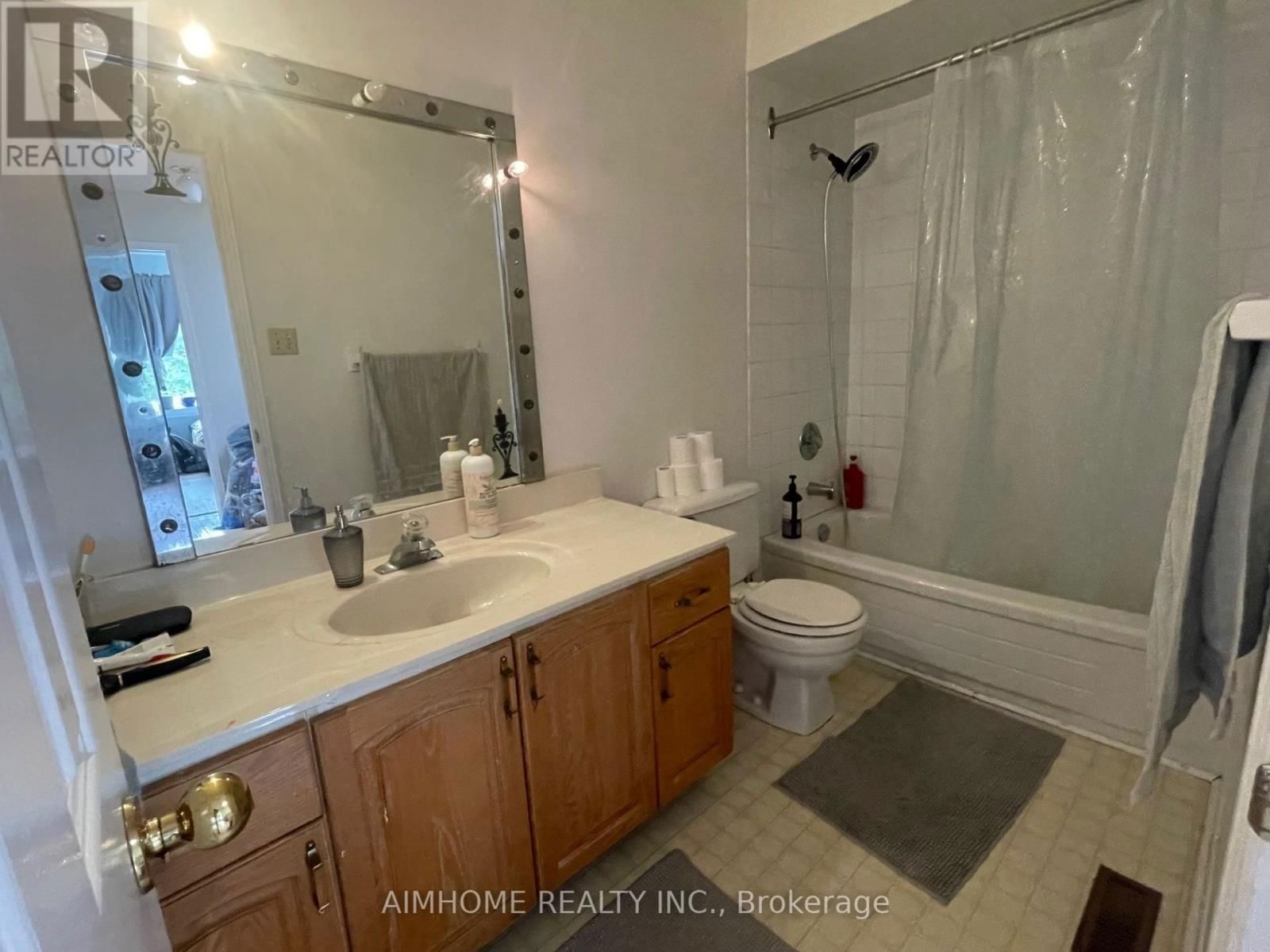 61 SPRINGFIELD WAY Image 17