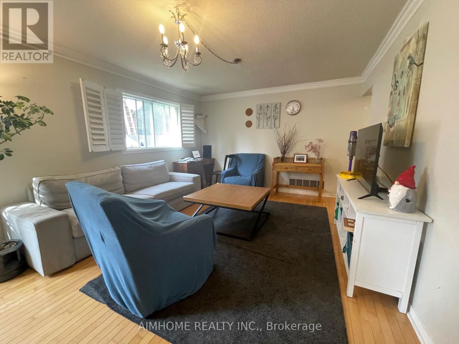 61 SPRINGFIELD WAY Image 3