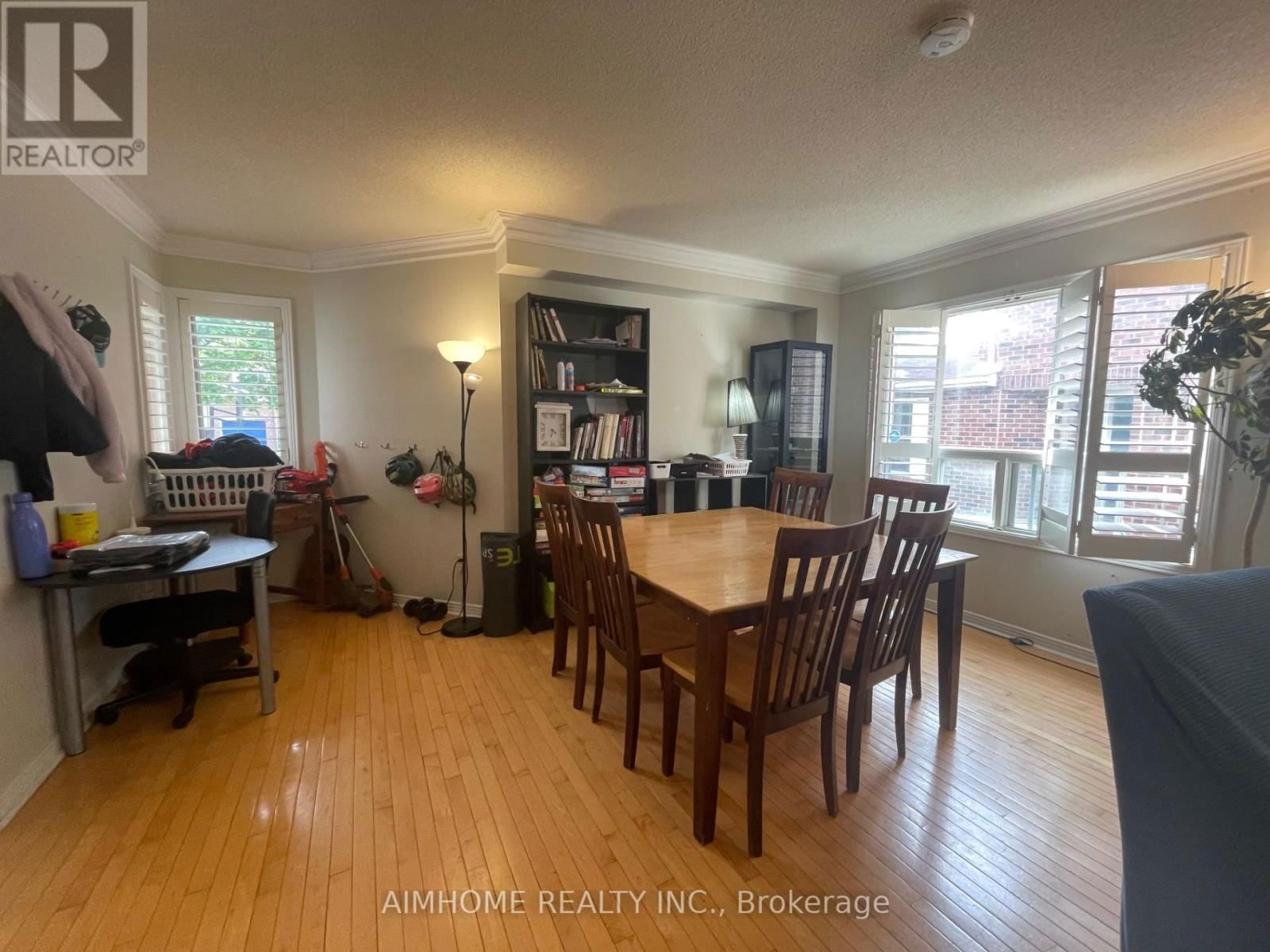 61 SPRINGFIELD WAY Image 4