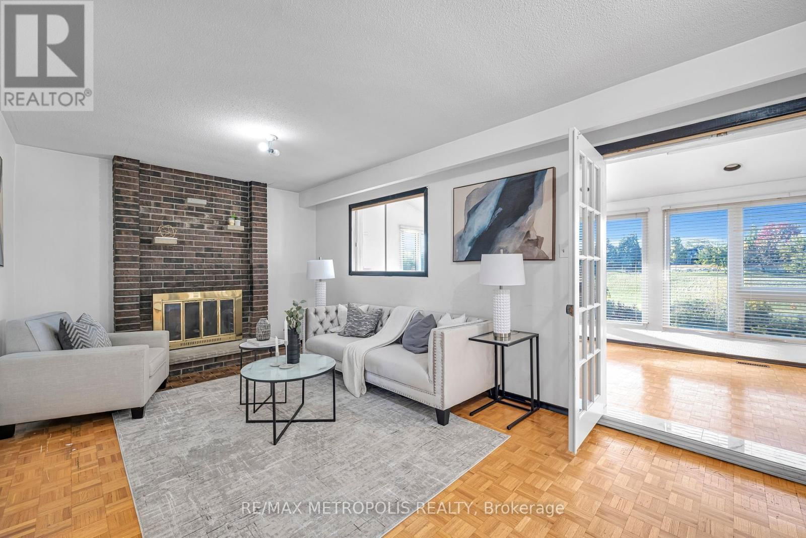 119 ALBANY DRIVE Image 19
