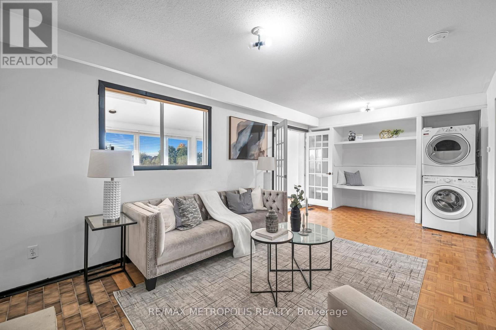 119 ALBANY DRIVE Image 21