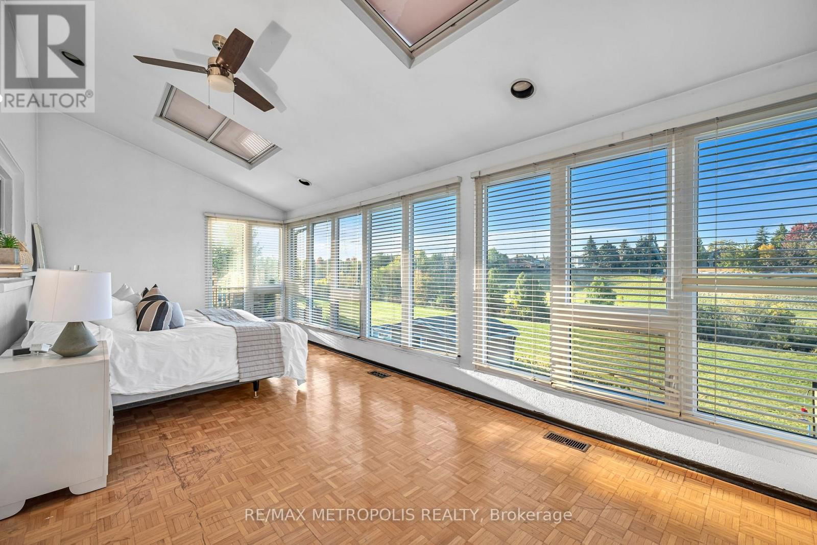119 ALBANY DRIVE Image 22
