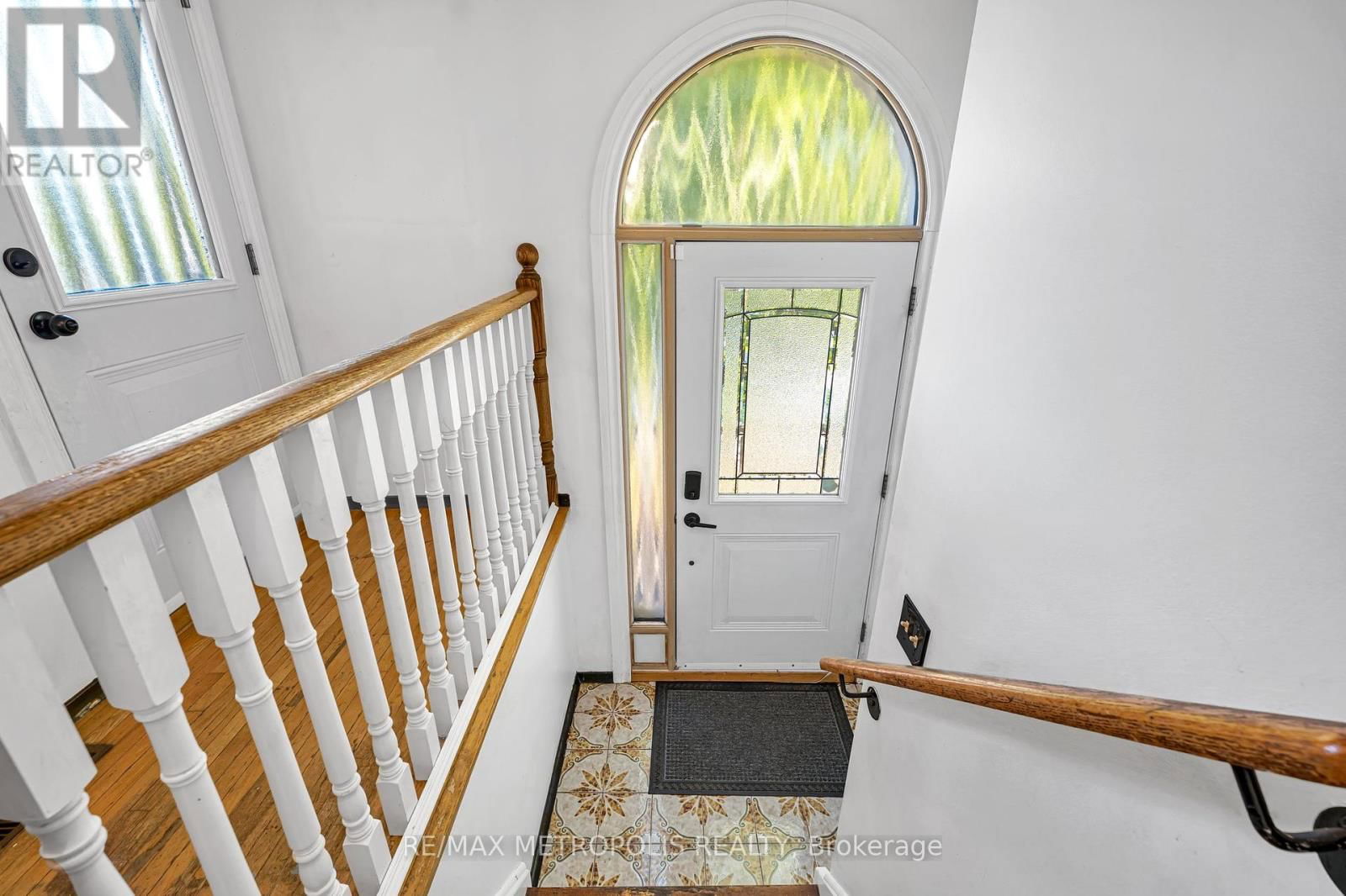 119 ALBANY DRIVE Image 3