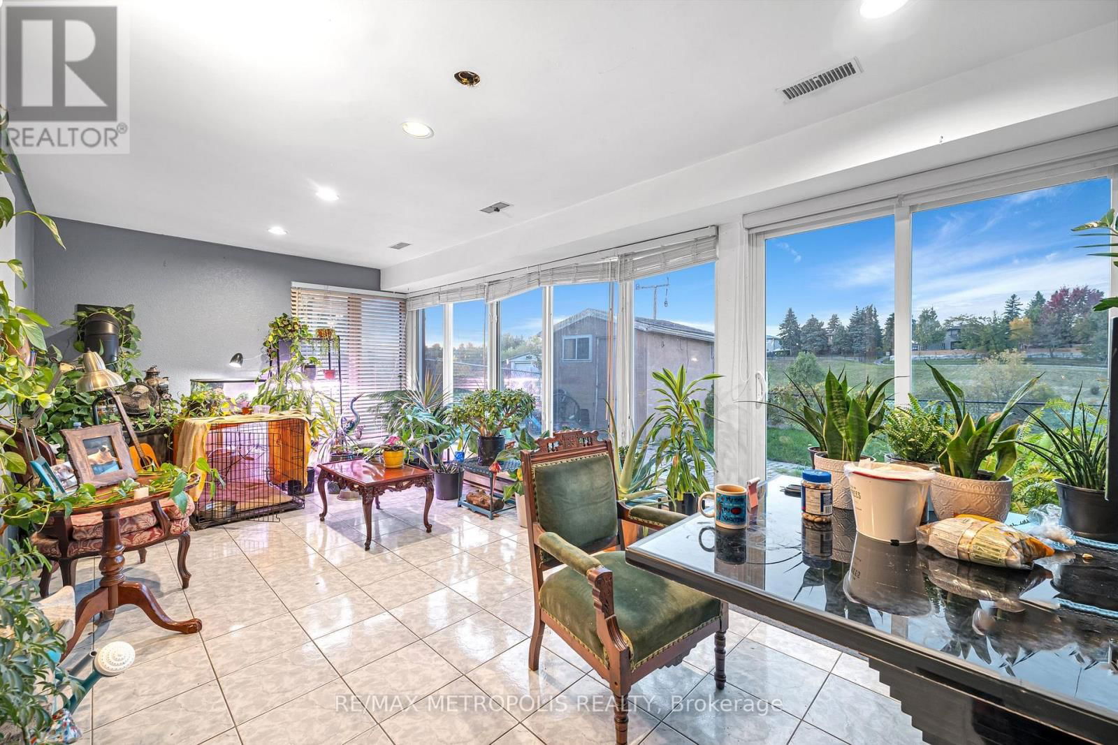 119 ALBANY DRIVE Image 30